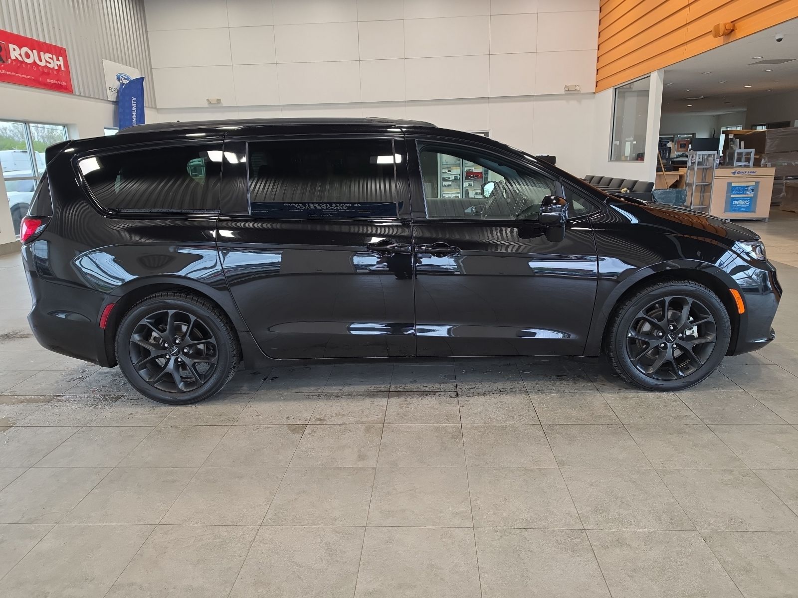 Thumbnail: 2025 Chrysler Pacifica - 6