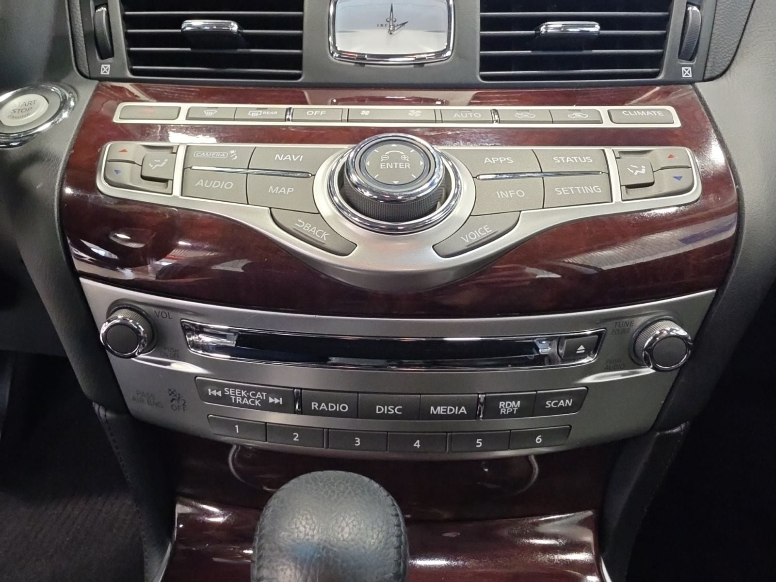 Thumbnail: 2019 INFINITI Q70 - 23
