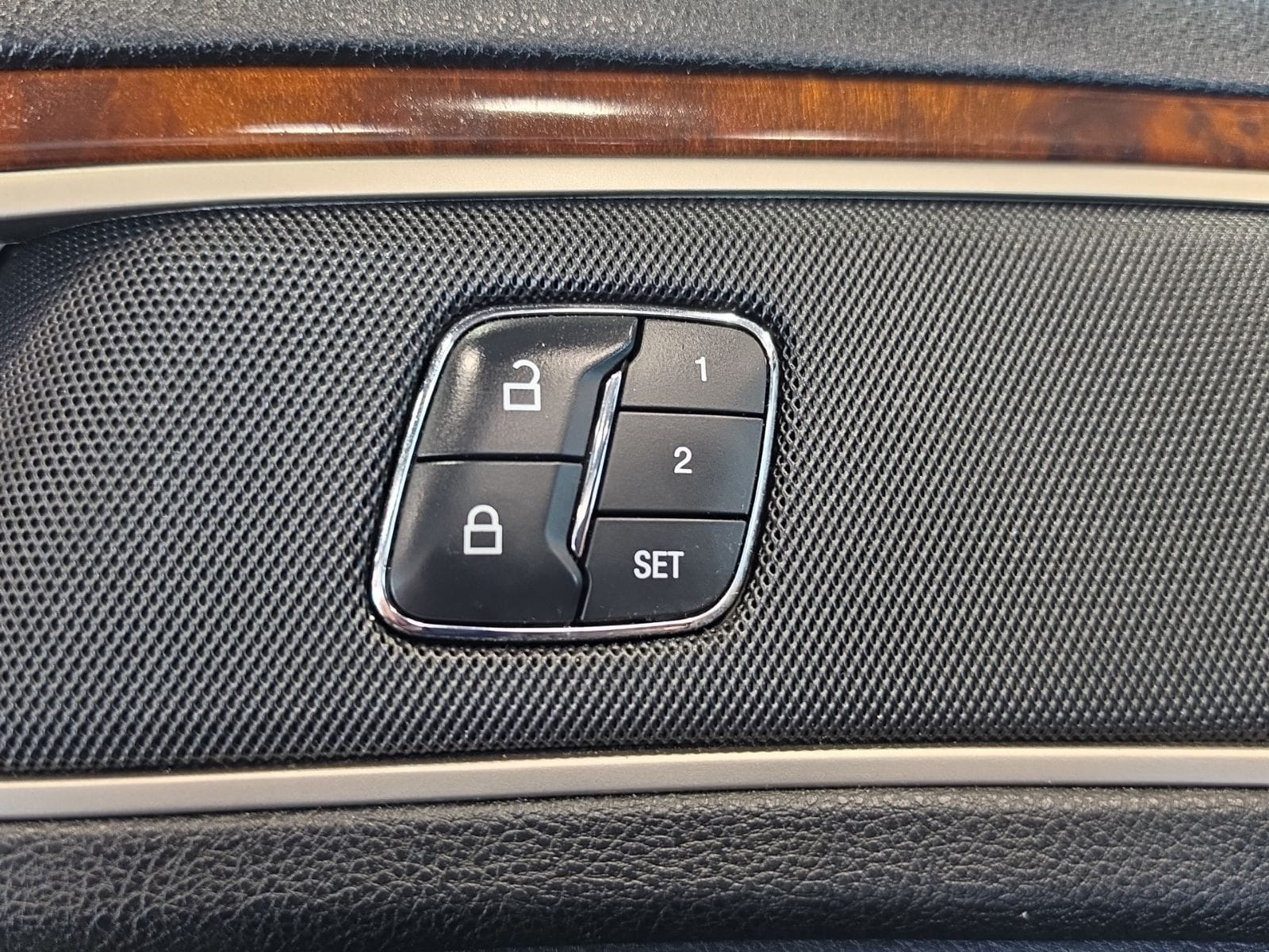 Thumbnail: 2017 Lincoln MKZ - 18
