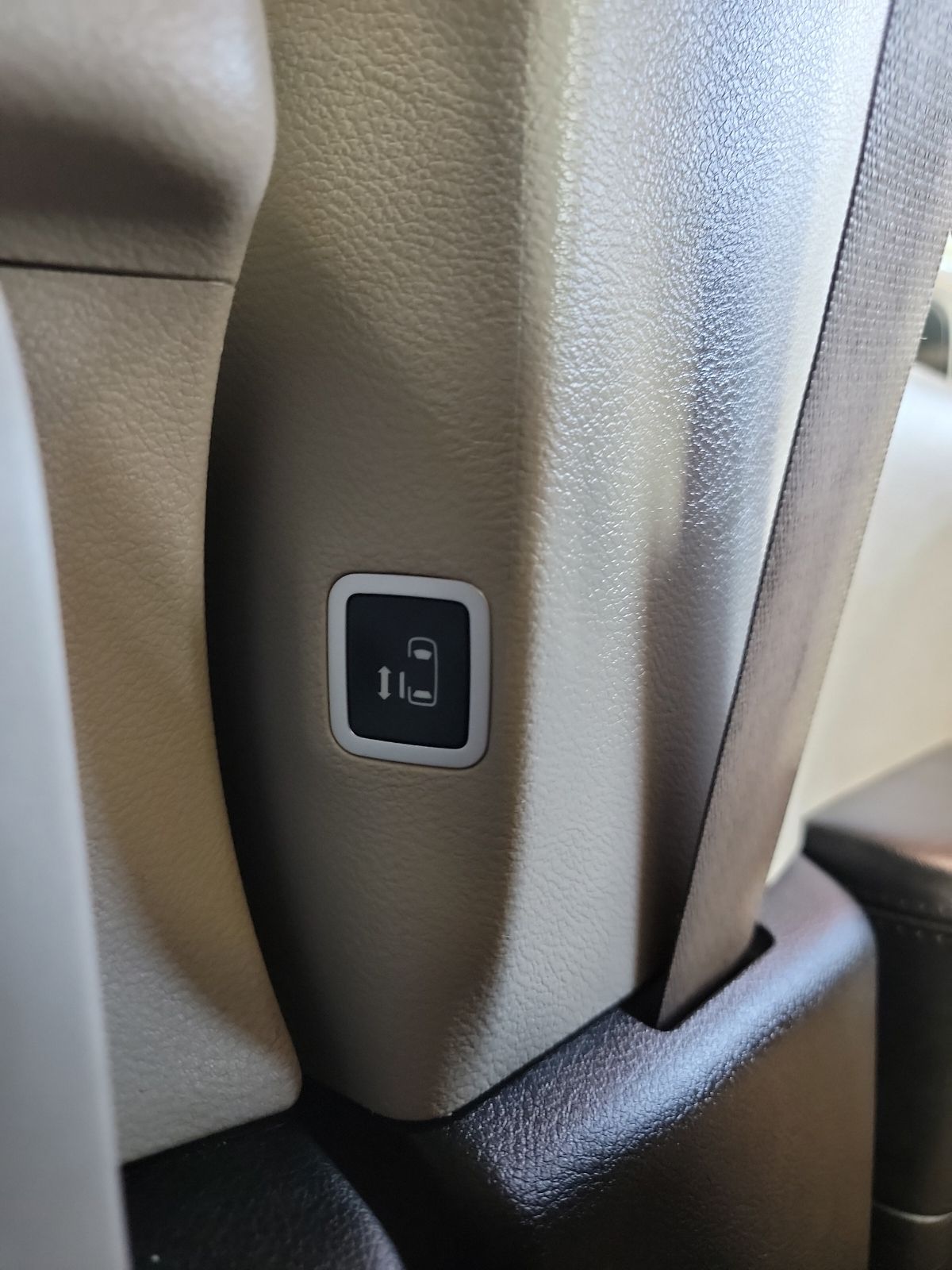 Thumbnail: 2020 Chrysler Pacifica - 36