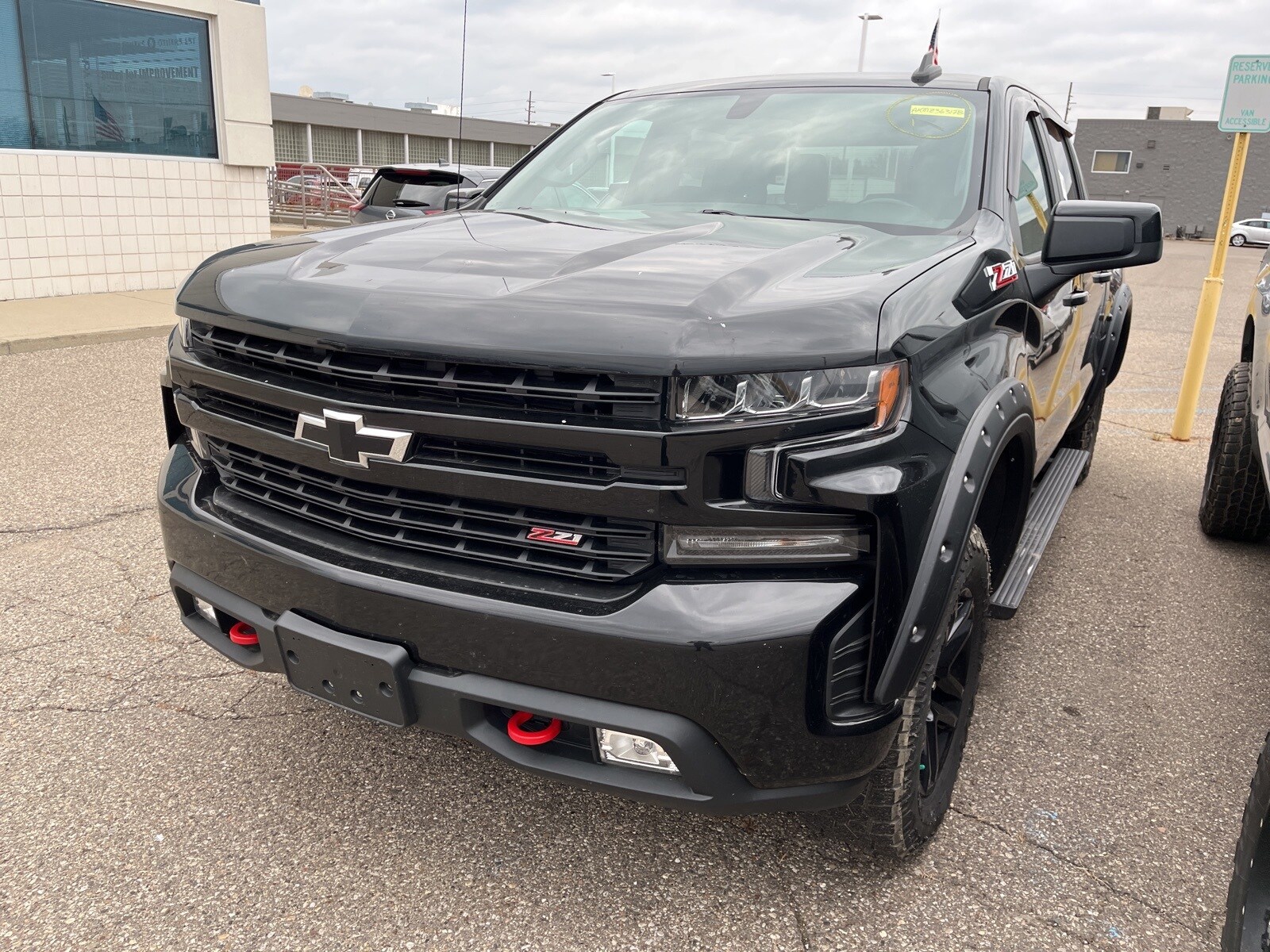 2021 Chevrolet Silverado 1500 LT Trail Boss photo 3