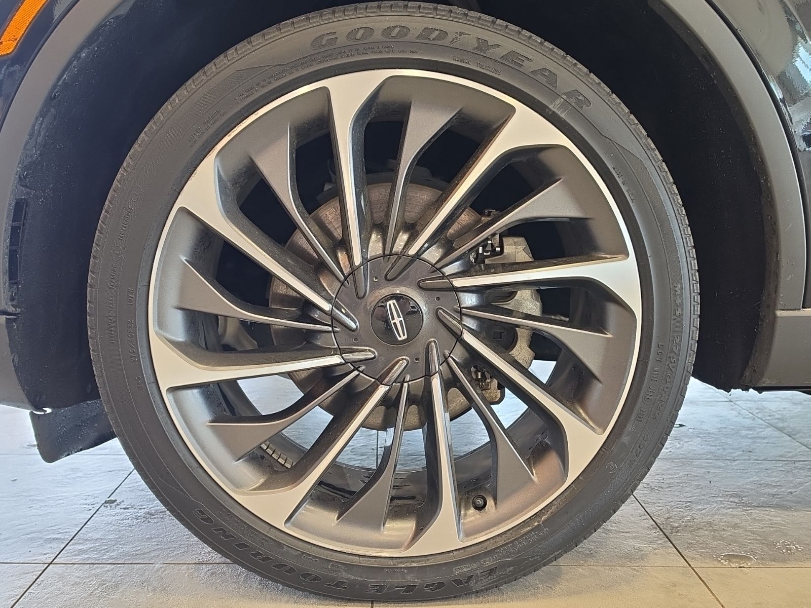 Thumbnail: 2020 Lincoln Aviator - 13