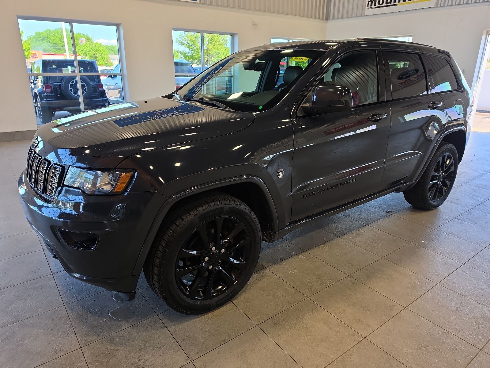 2018 Jeep Grand Cherokee Altitude 4WD's photo