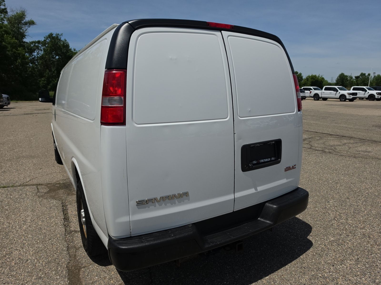 Thumbnail: 2017 GMC Savana - 10