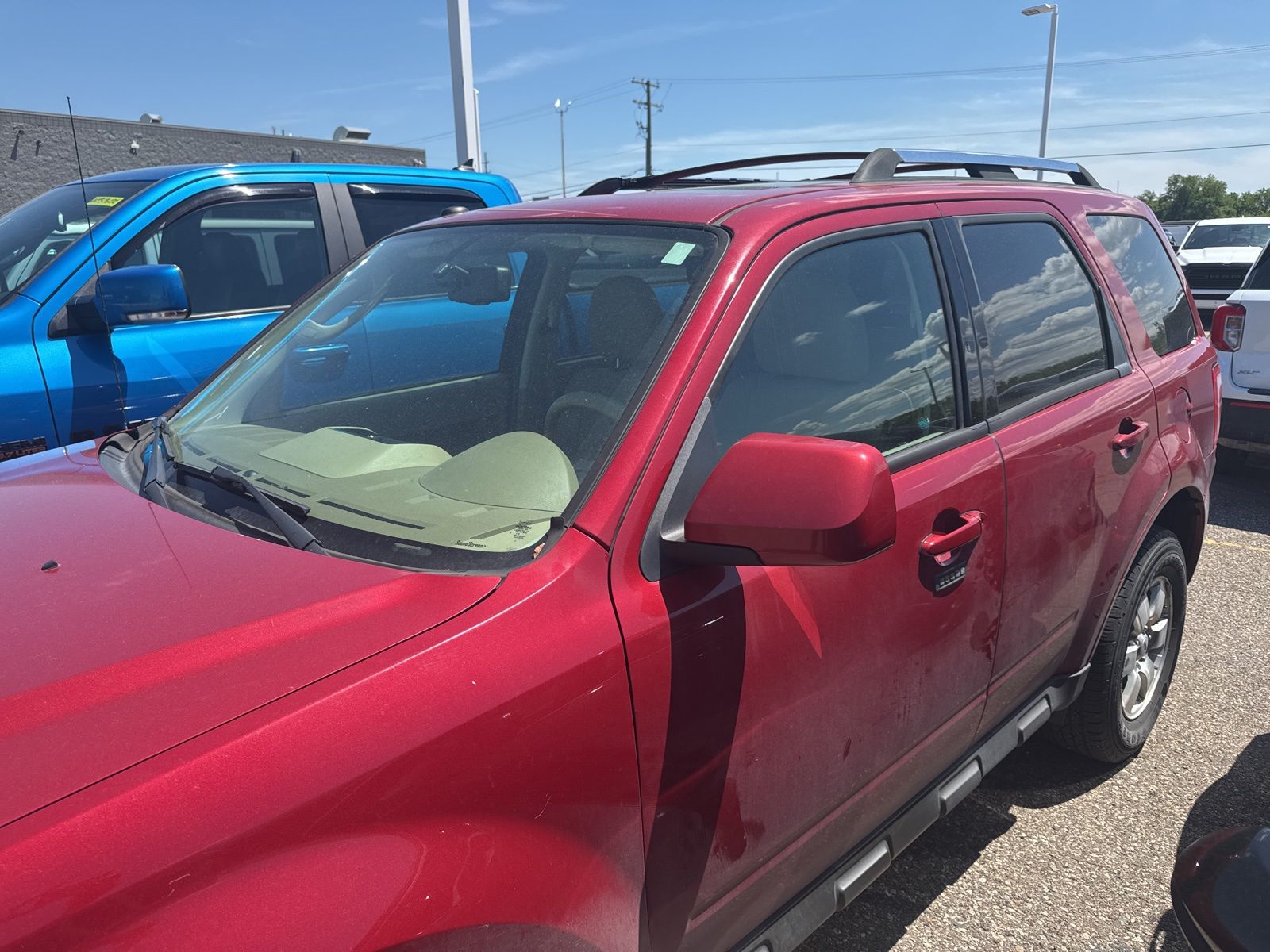 Thumbnail: 2011 Ford Escape - 17