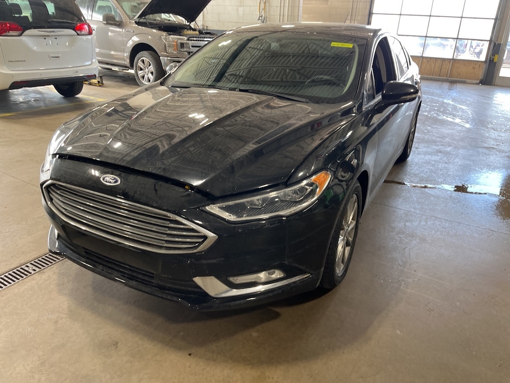 Used 2017 Ford Fusion SE Sedan