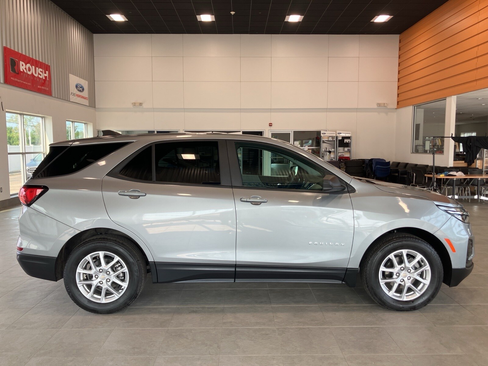 2024 Chevrolet Equinox LS photo 4