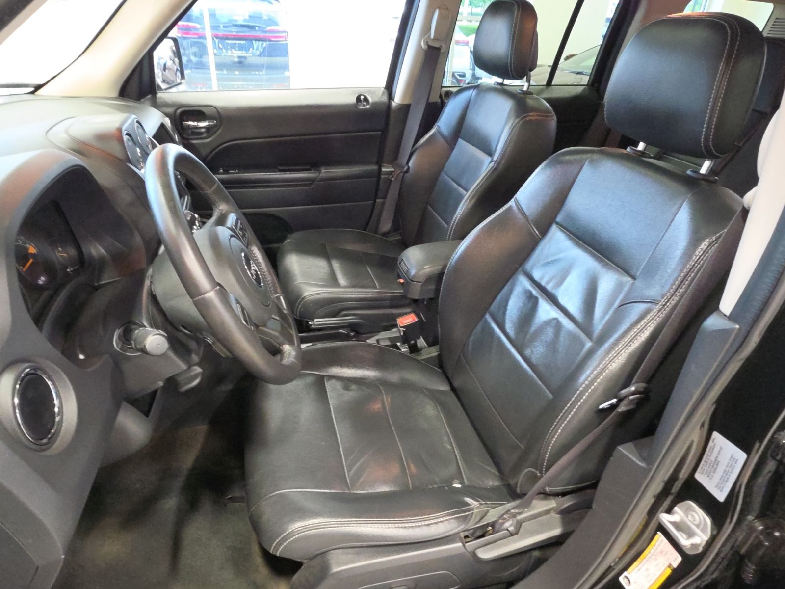 Thumbnail: 2017 Jeep Patriot - 16
