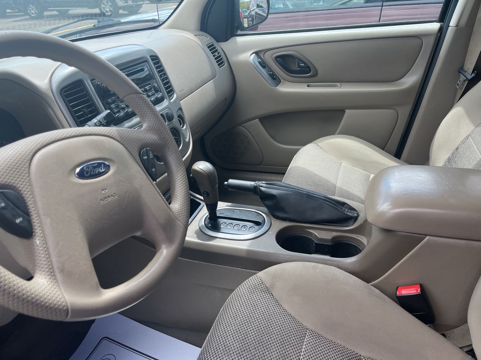 Thumbnail: 2005 Ford Escape - 23