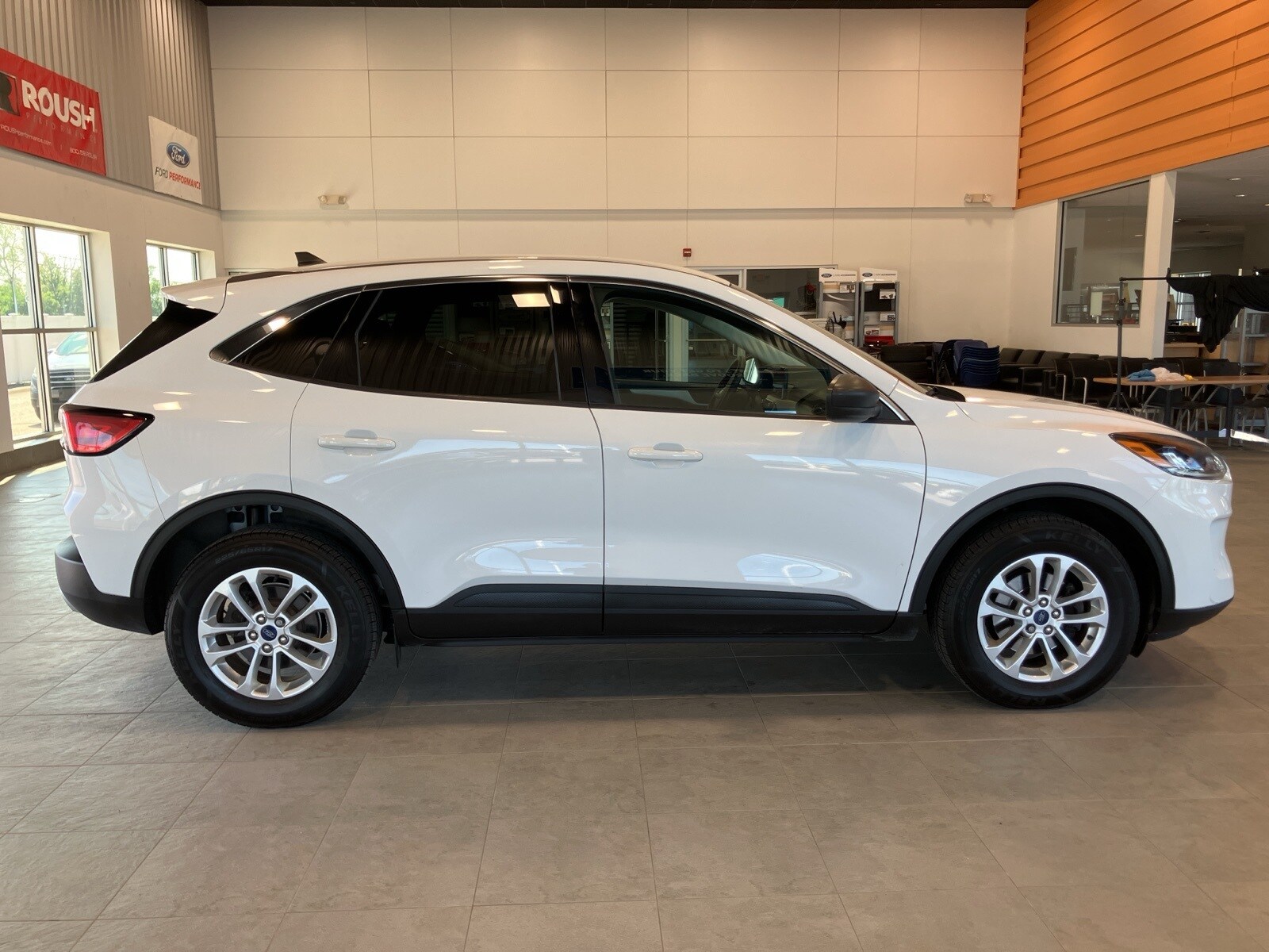 2022 Ford Escape SE photo 4