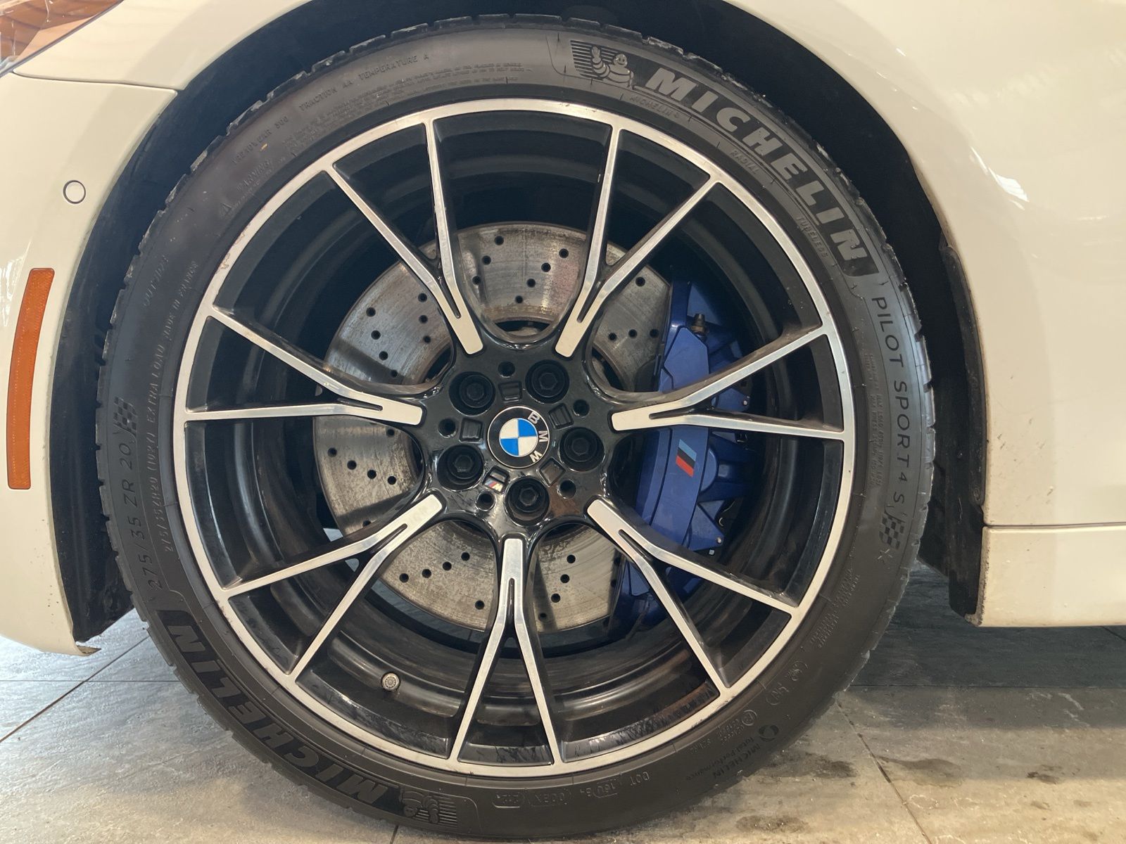 Thumbnail: 2019 BMW M5 - 9