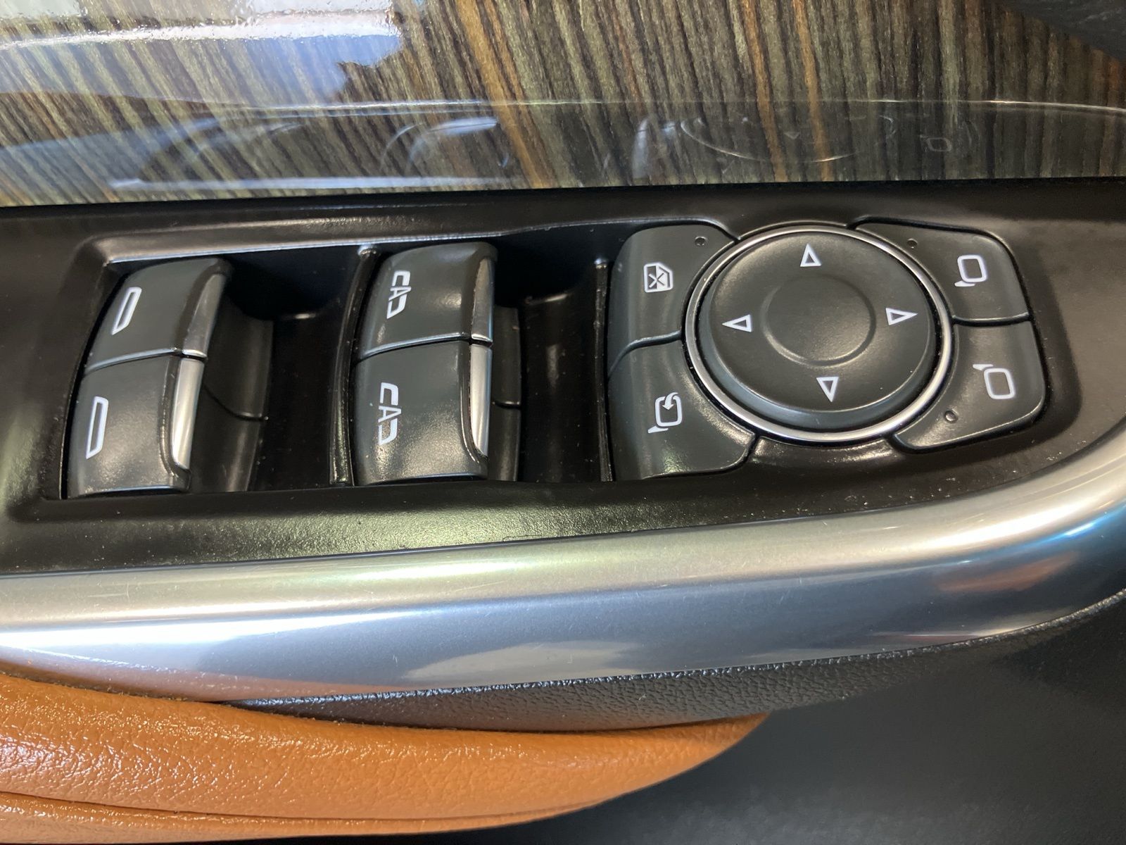 Thumbnail: 2019 Cadillac XT4 - 14
