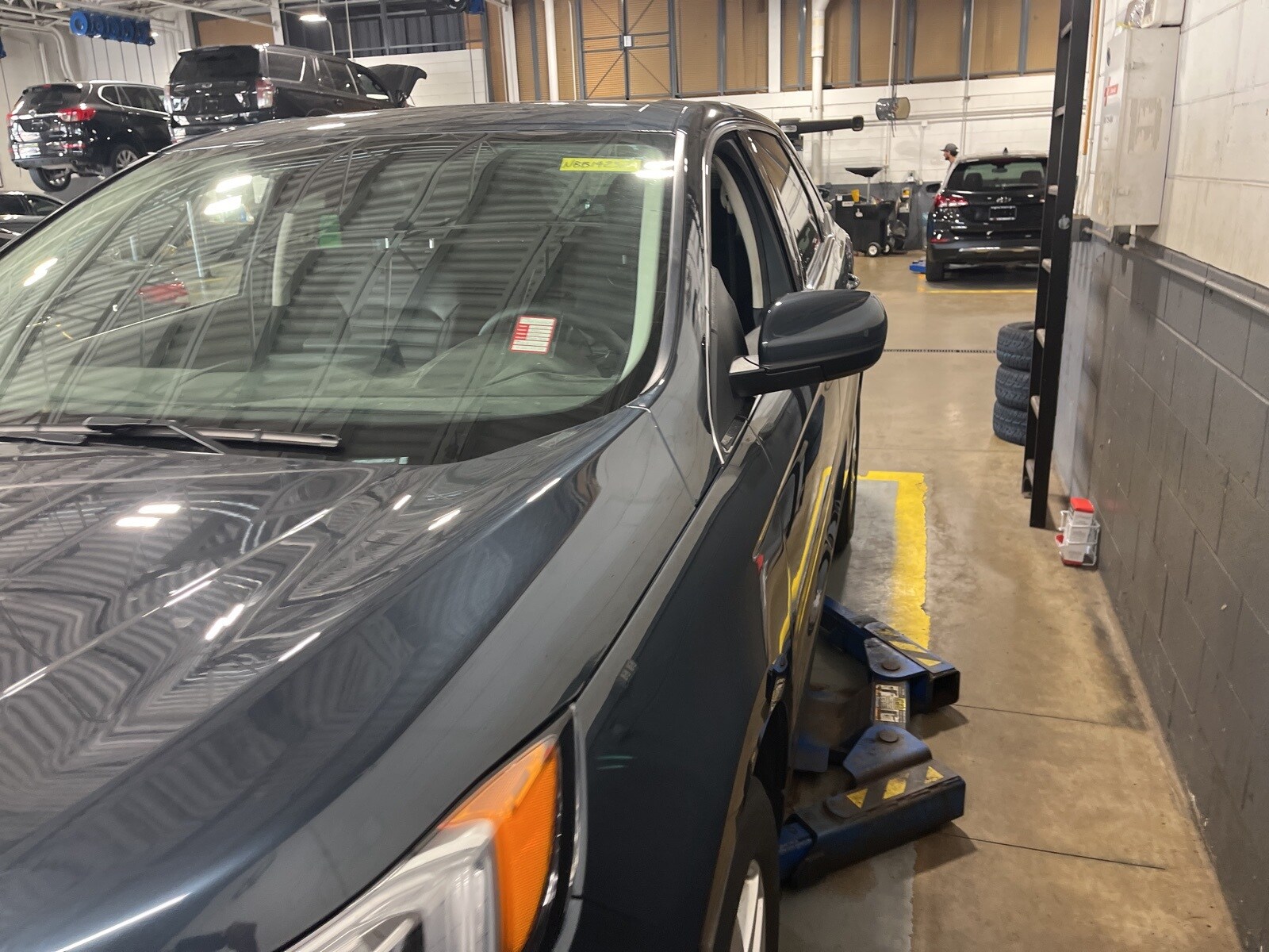 2022 Ford Edge SEL photo 2