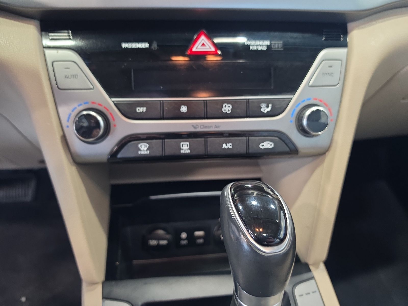 Thumbnail: 2018 Hyundai Elantra - 23