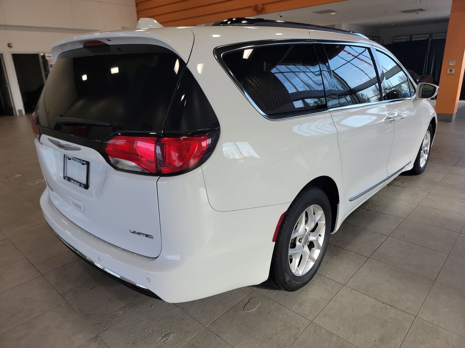 Thumbnail: 2020 Chrysler Pacifica - 6