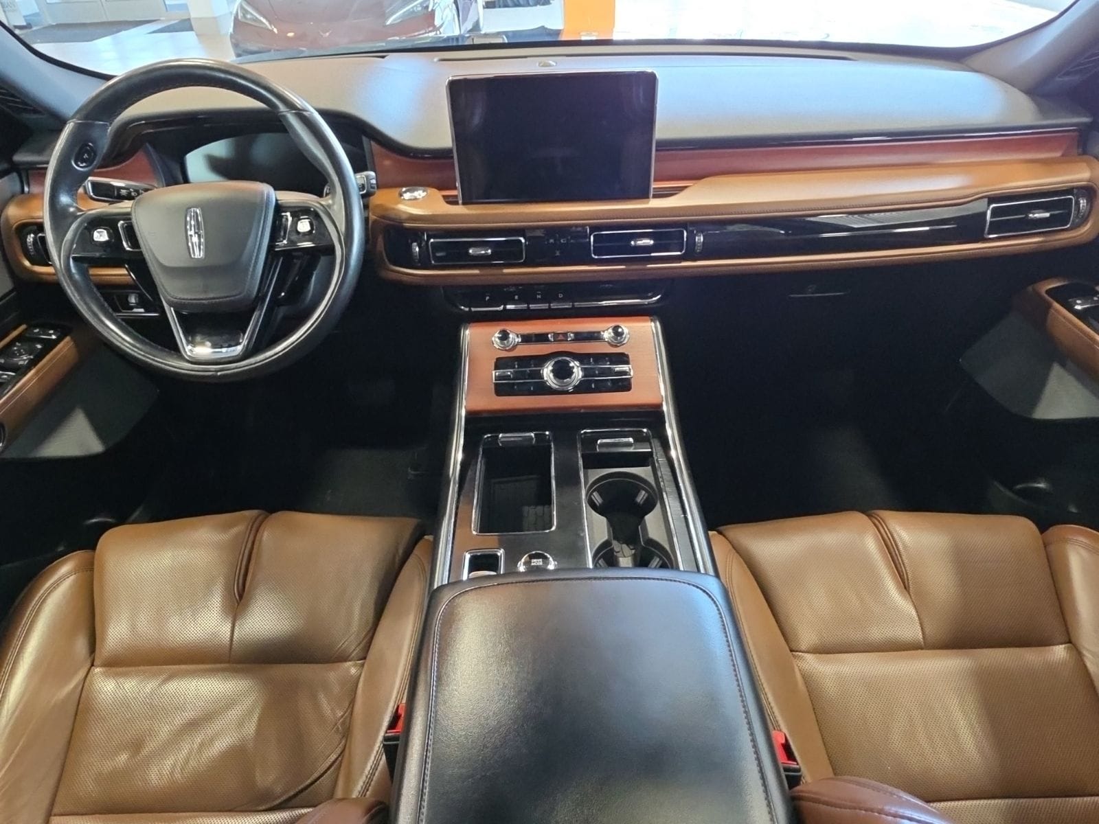 Thumbnail: 2020 Lincoln Aviator - 37