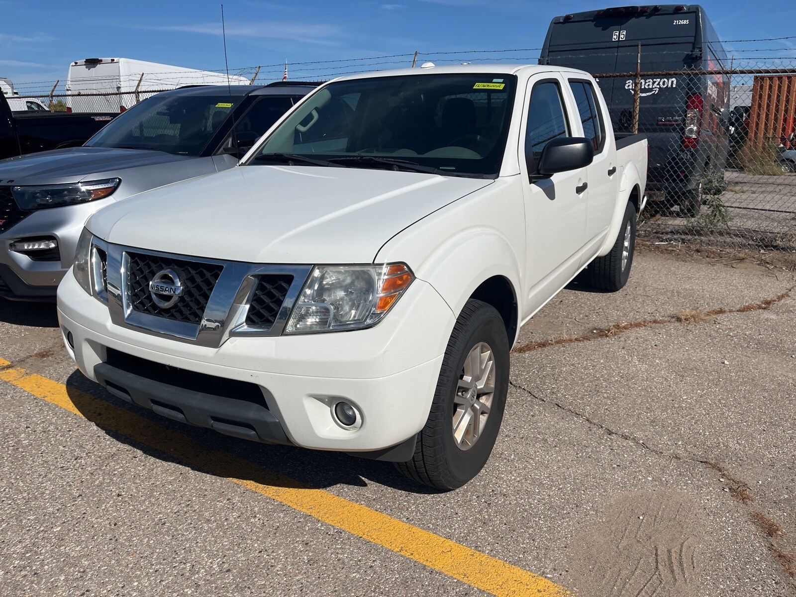 2015 Nissan Frontier SV photo 2