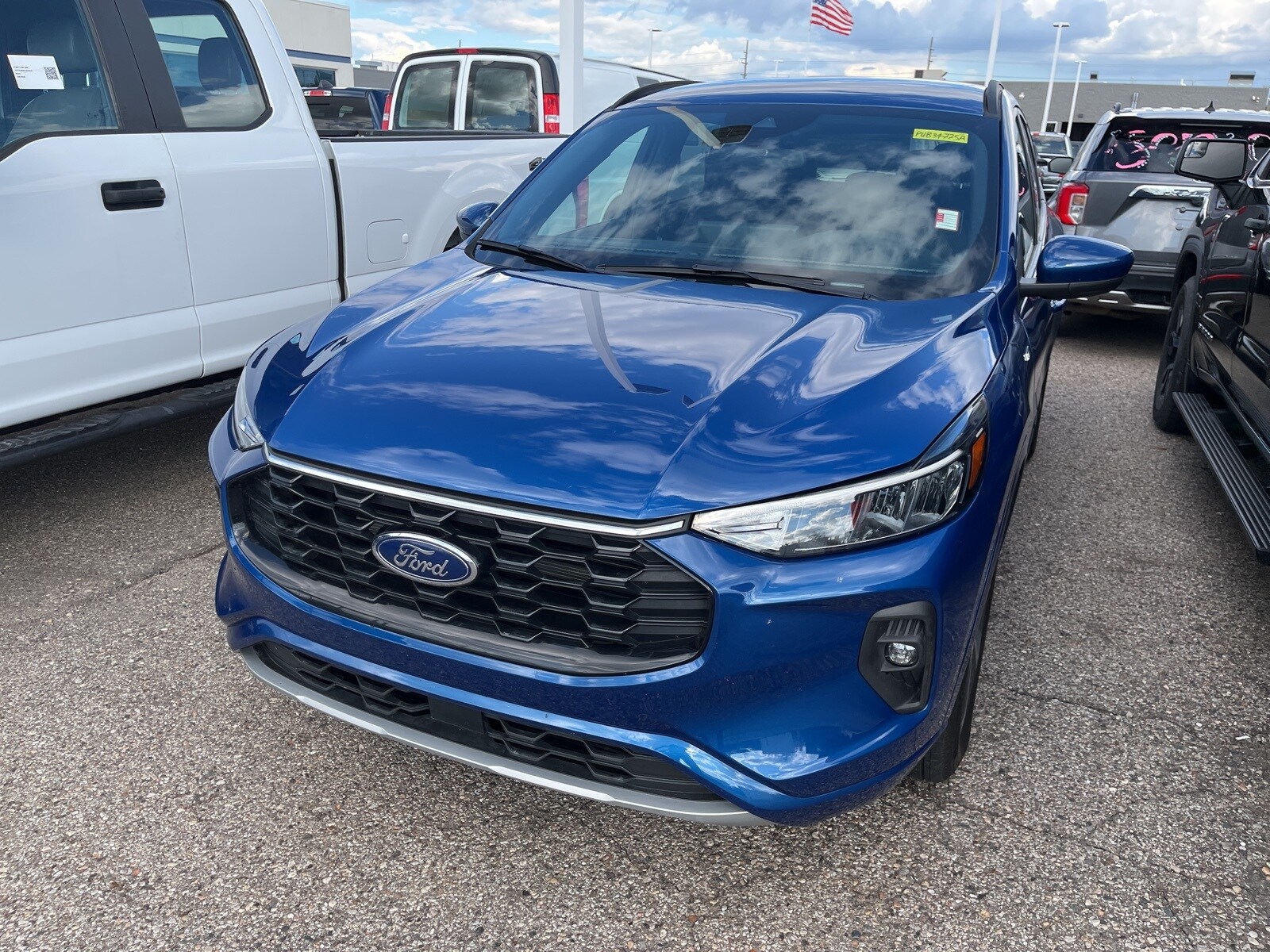 2023 Ford Escape ST-Line Select photo 3