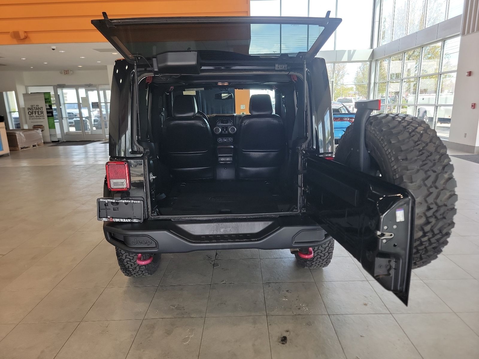 Thumbnail: 2015 Jeep Wrangler - 21