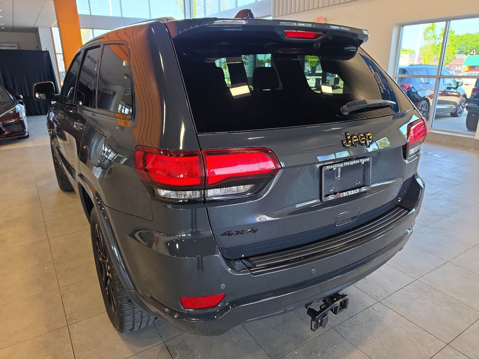 Thumbnail: 2018 Jeep Grand Cherokee - 10