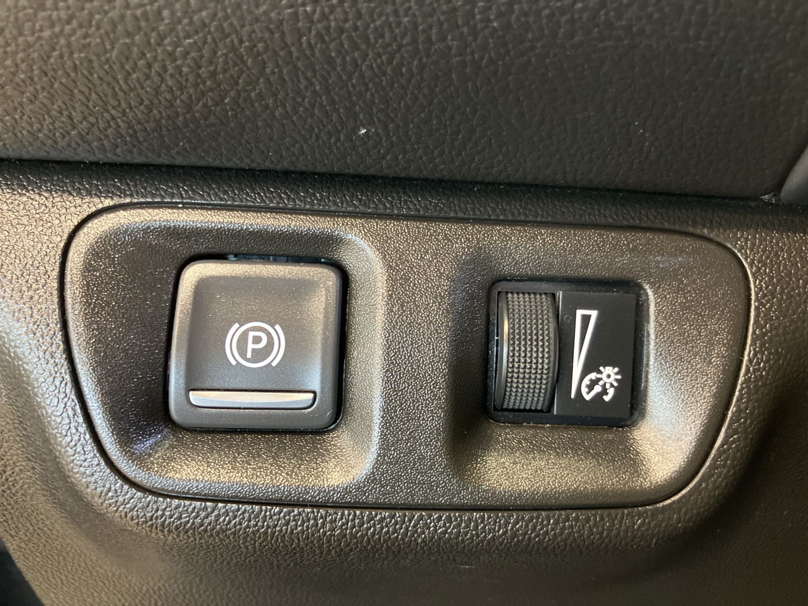Thumbnail: 2020 GMC Acadia - 14