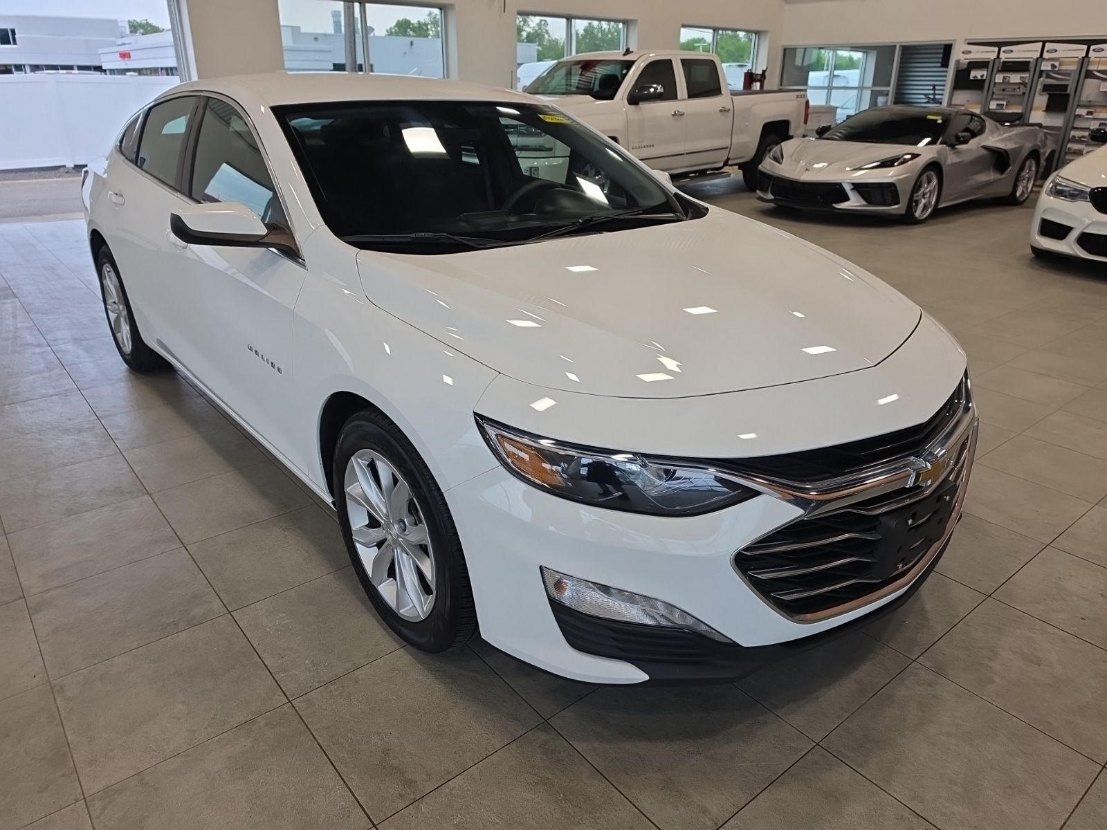 Thumbnail: 2022 Chevrolet Malibu - 5