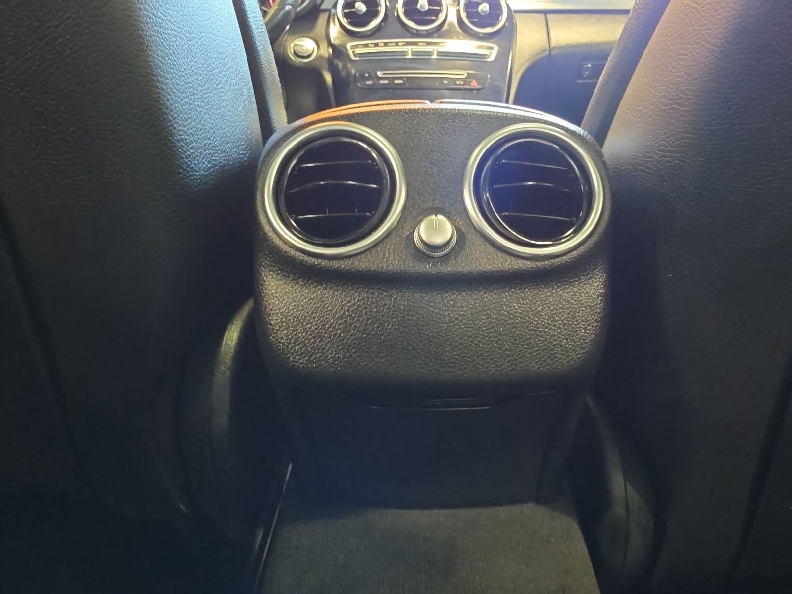 Thumbnail: 2016 Mercedes-Benz C-Class - 33