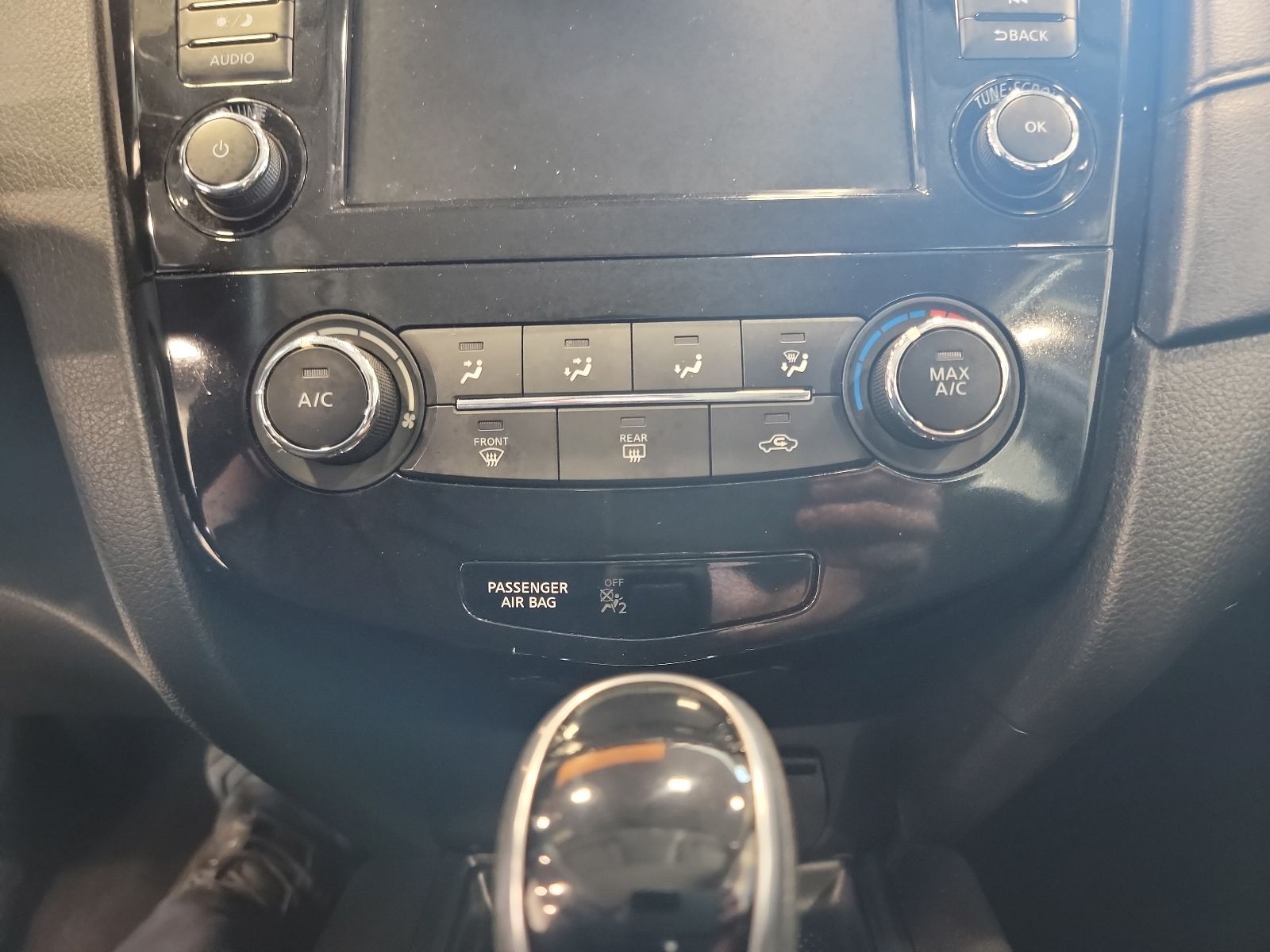 Thumbnail: 2019 Nissan Rogue - 23