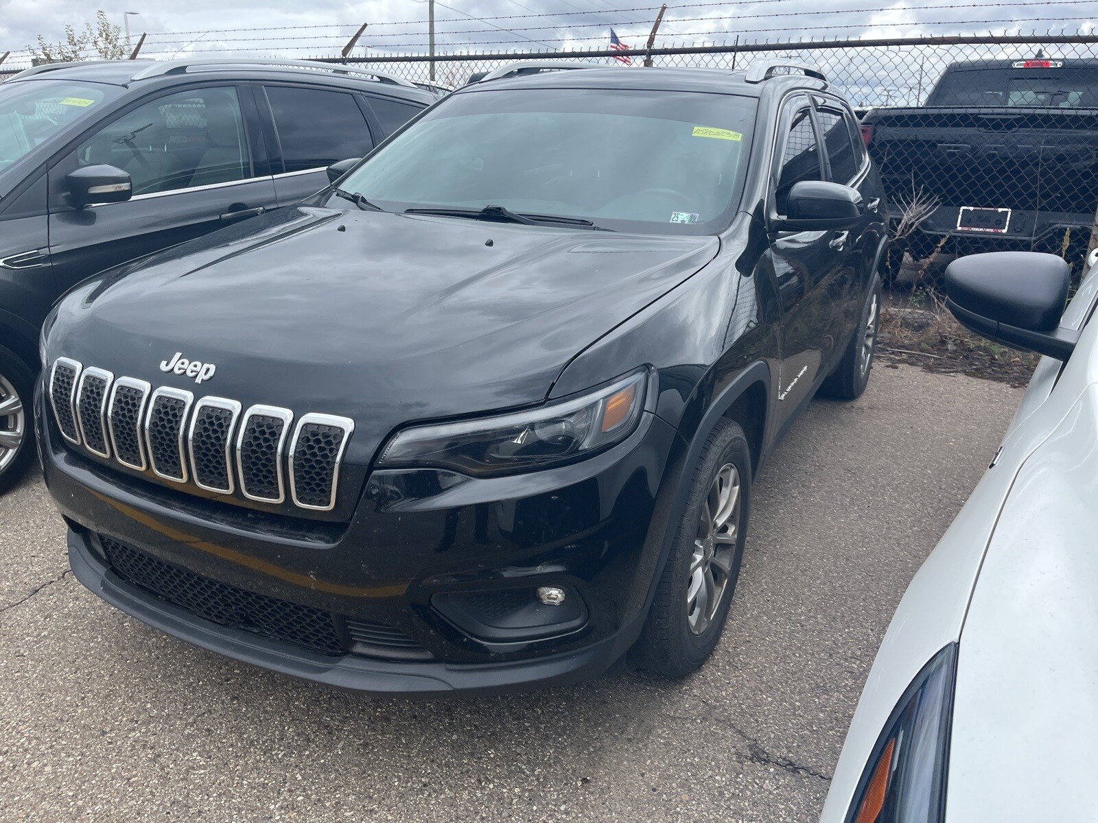 2019 Jeep Cherokee Latitude photo 2