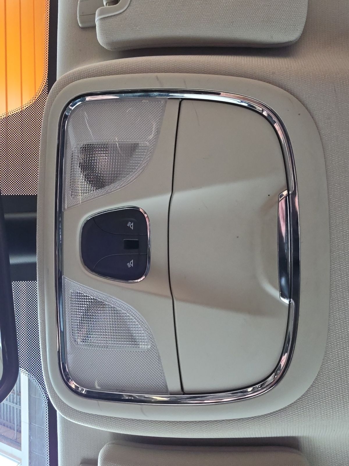 Thumbnail: 2016 Jeep Cherokee - 28