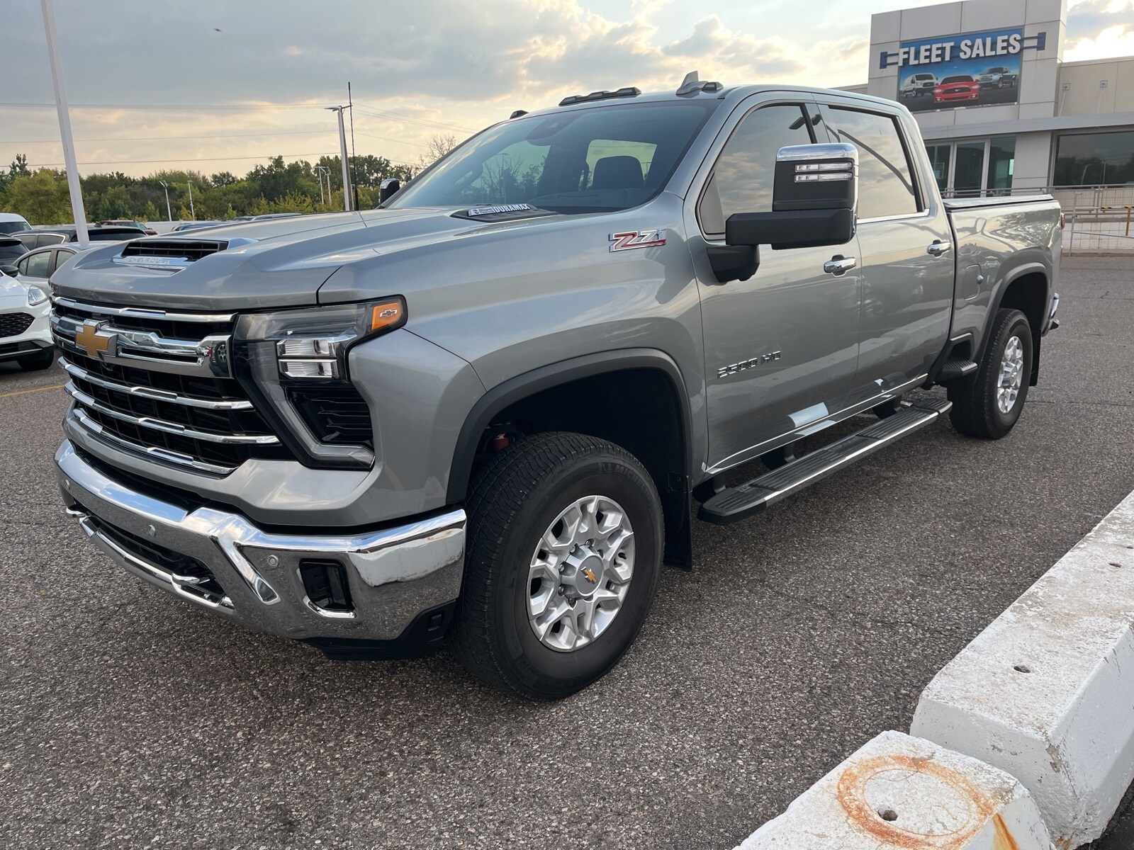 2025 Chevrolet Silverado 2500HD LTZ photo 2