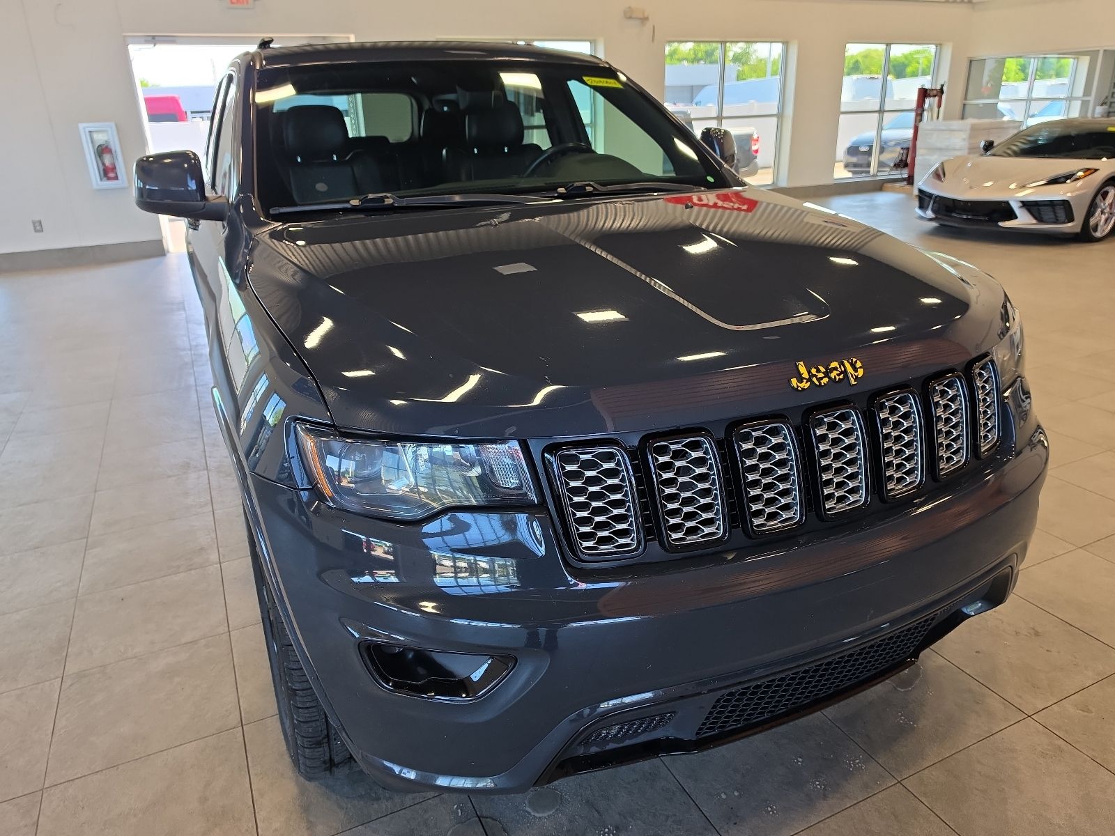 Thumbnail: 2018 Jeep Grand Cherokee - 4