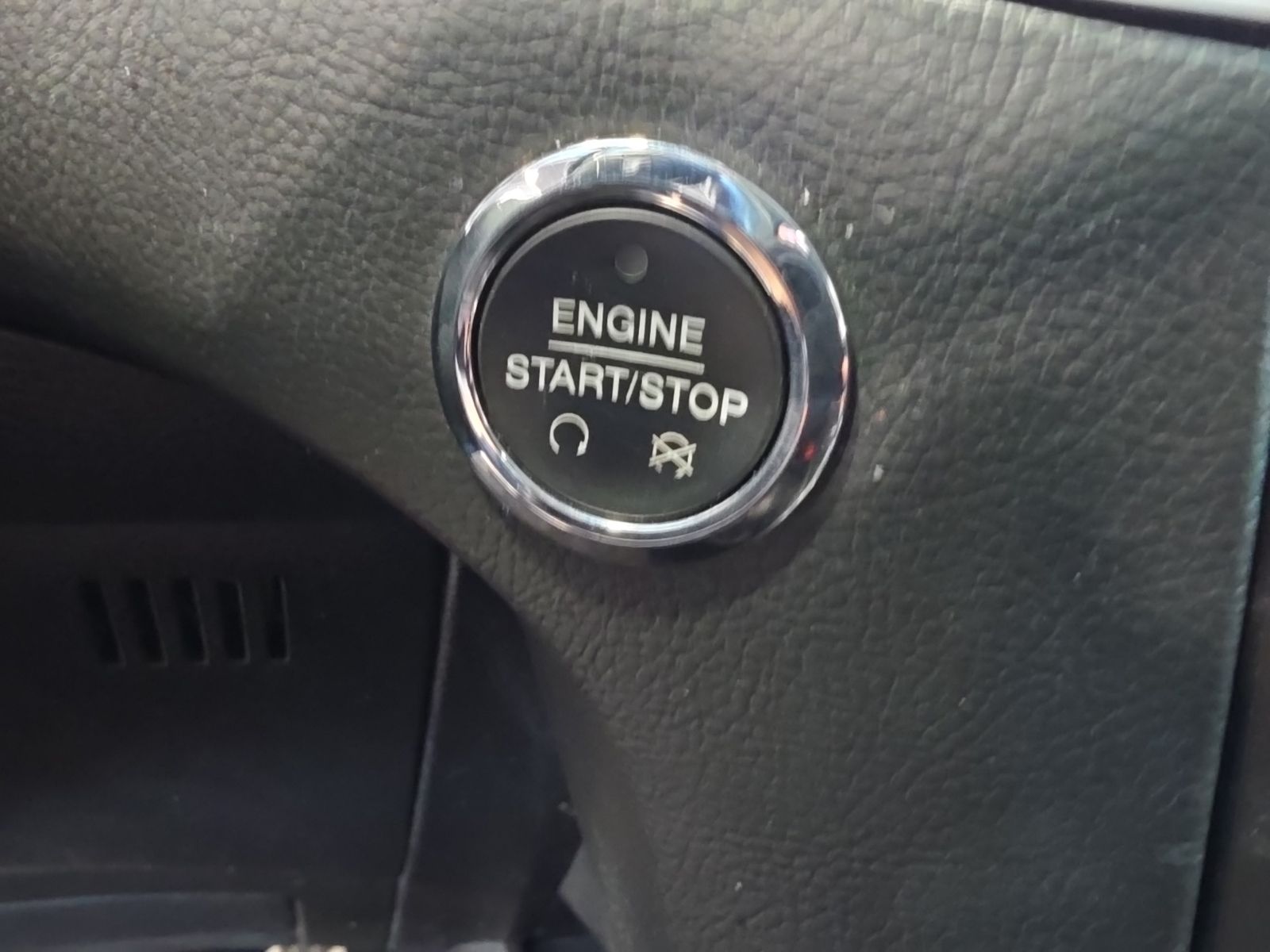 Thumbnail: 2016 Ford Edge - 28