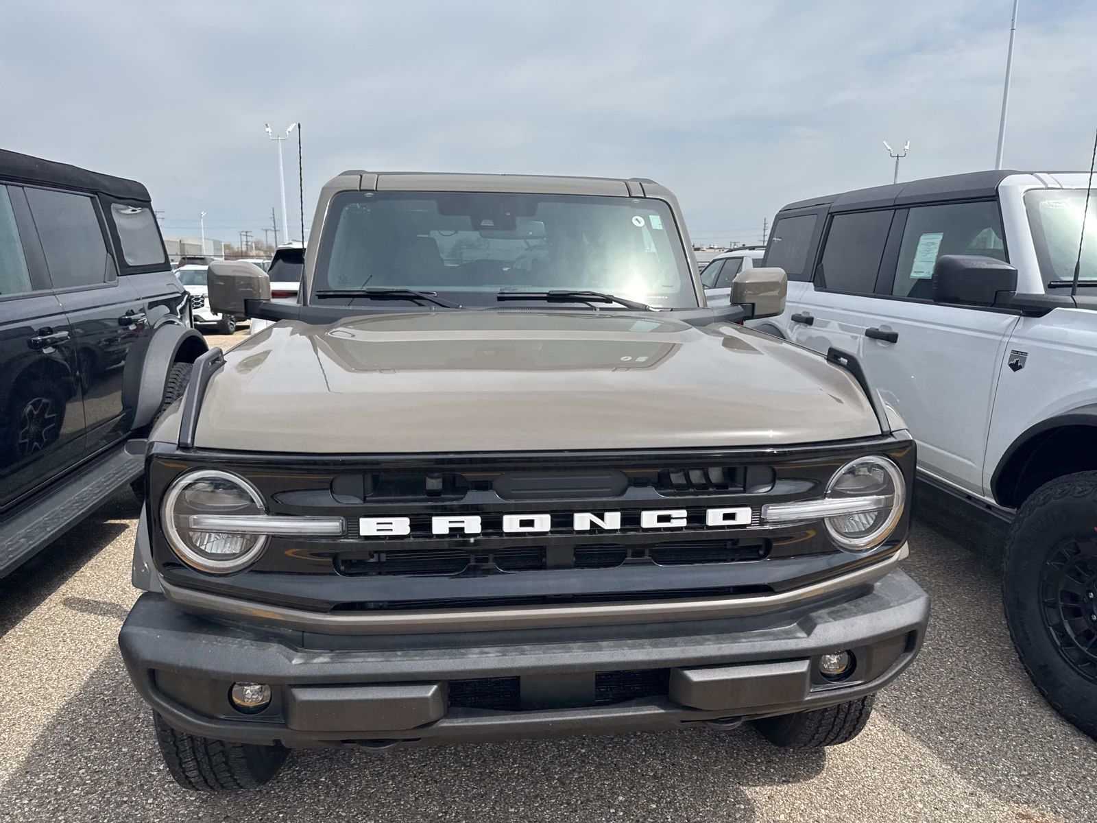 Thumbnail: 2026 Ford Bronco - 4