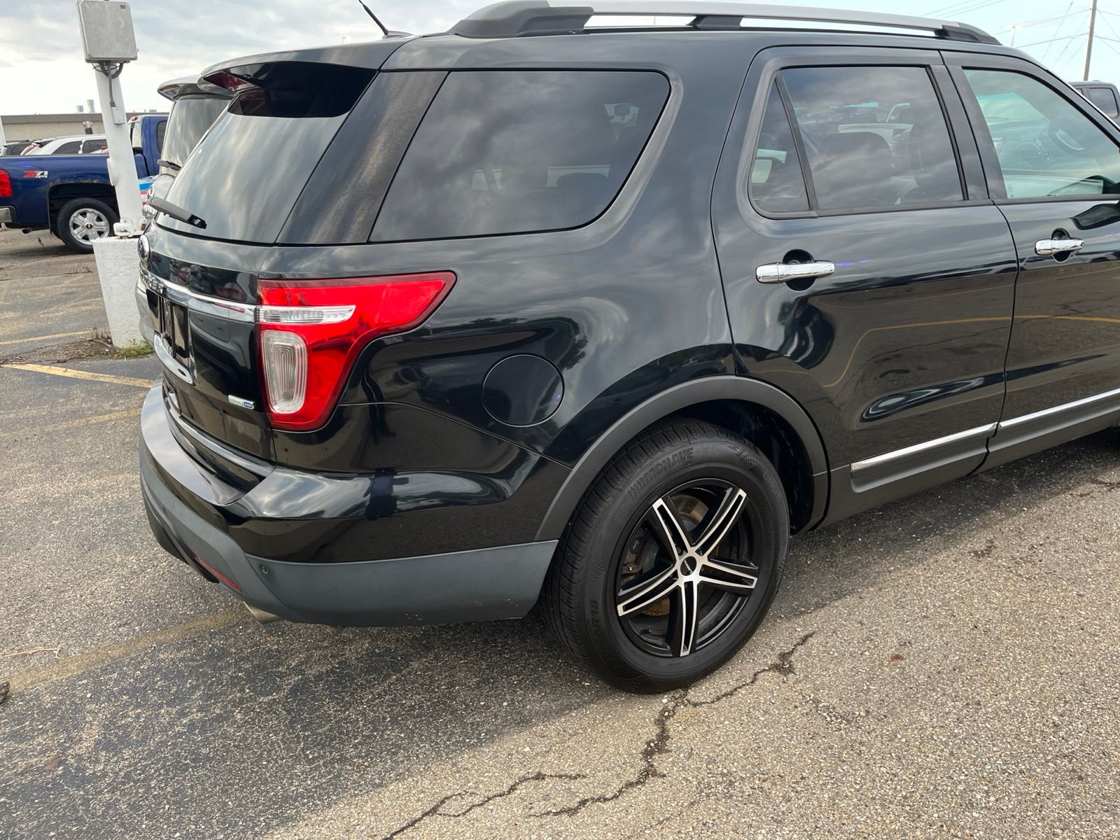 Thumbnail: 2015 Ford Explorer - 14