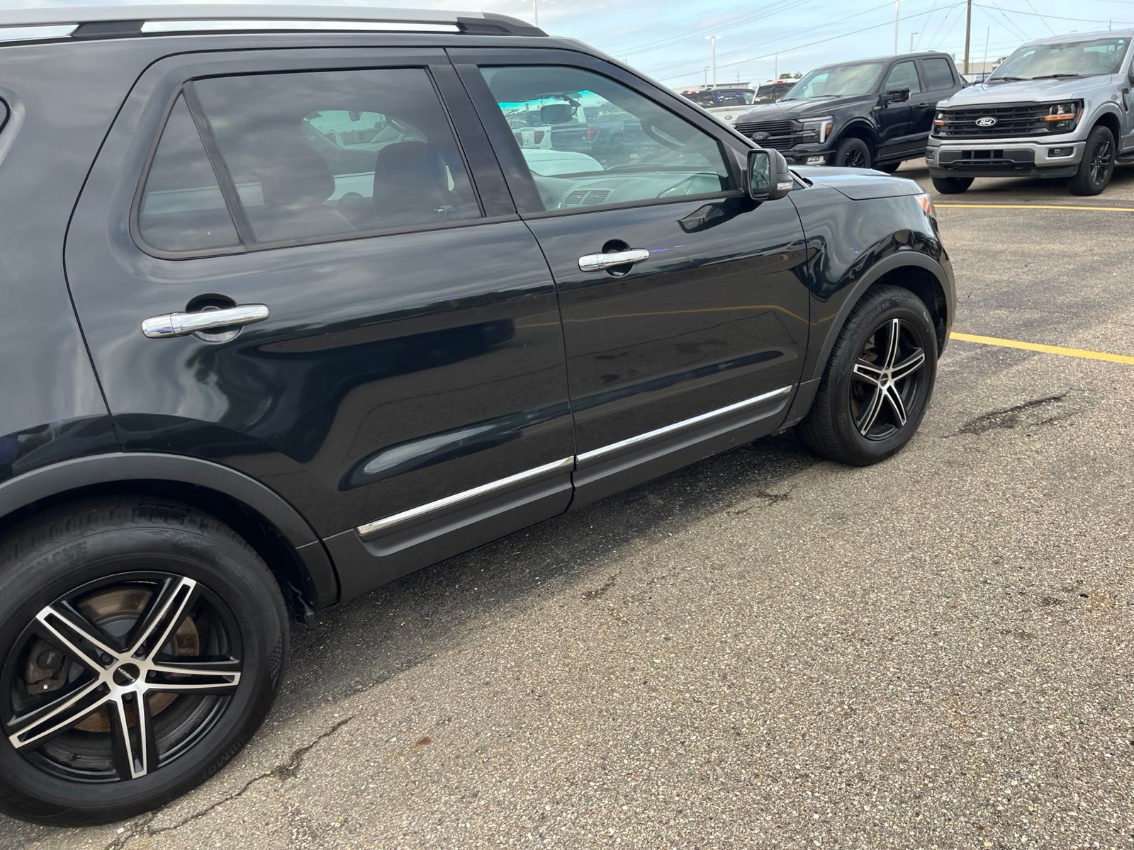Thumbnail: 2015 Ford Explorer - 18