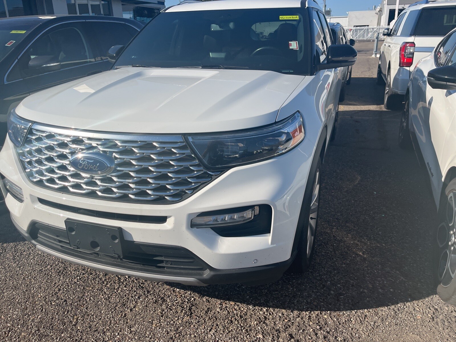 2022 Ford Explorer Platinum photo 3