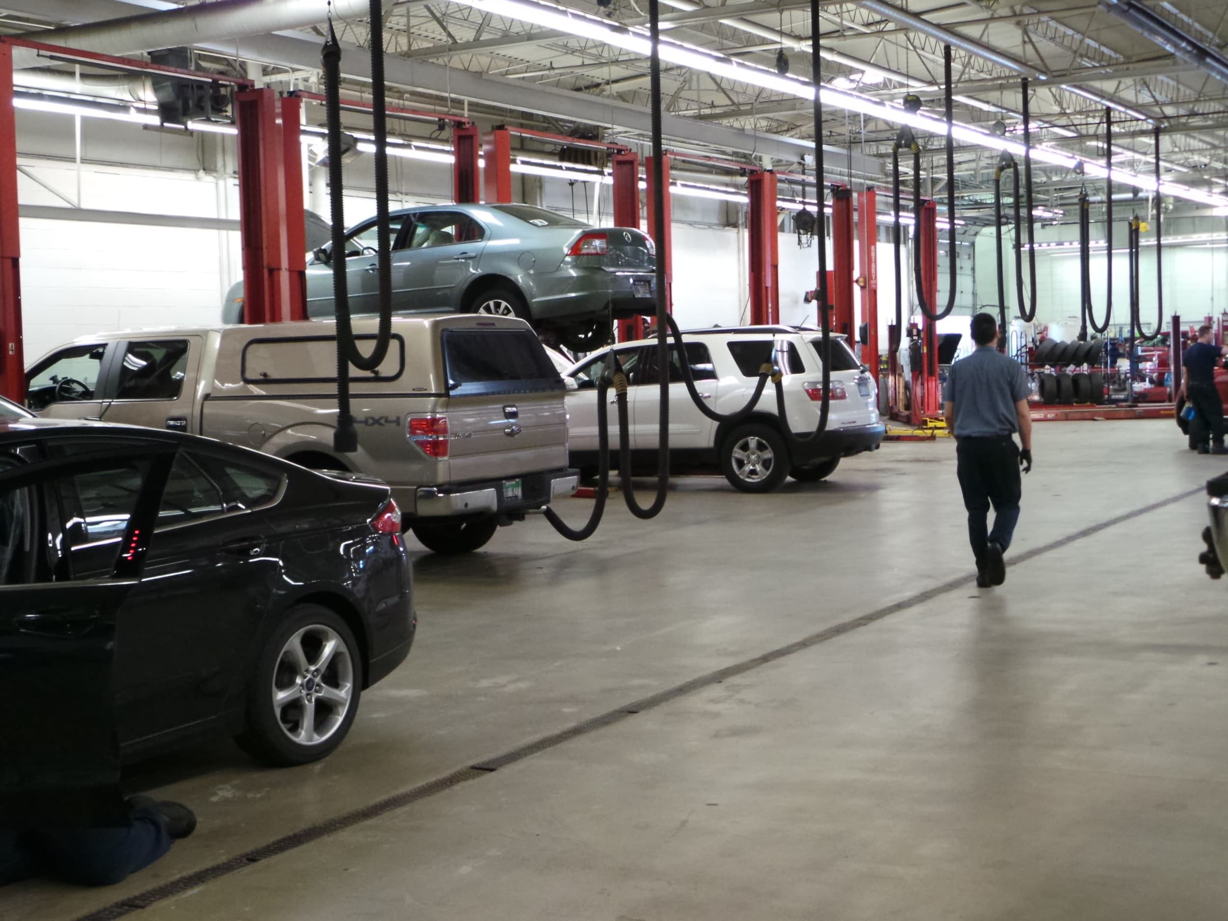 Suburban Ford Sterling Heights - 7f85pvq