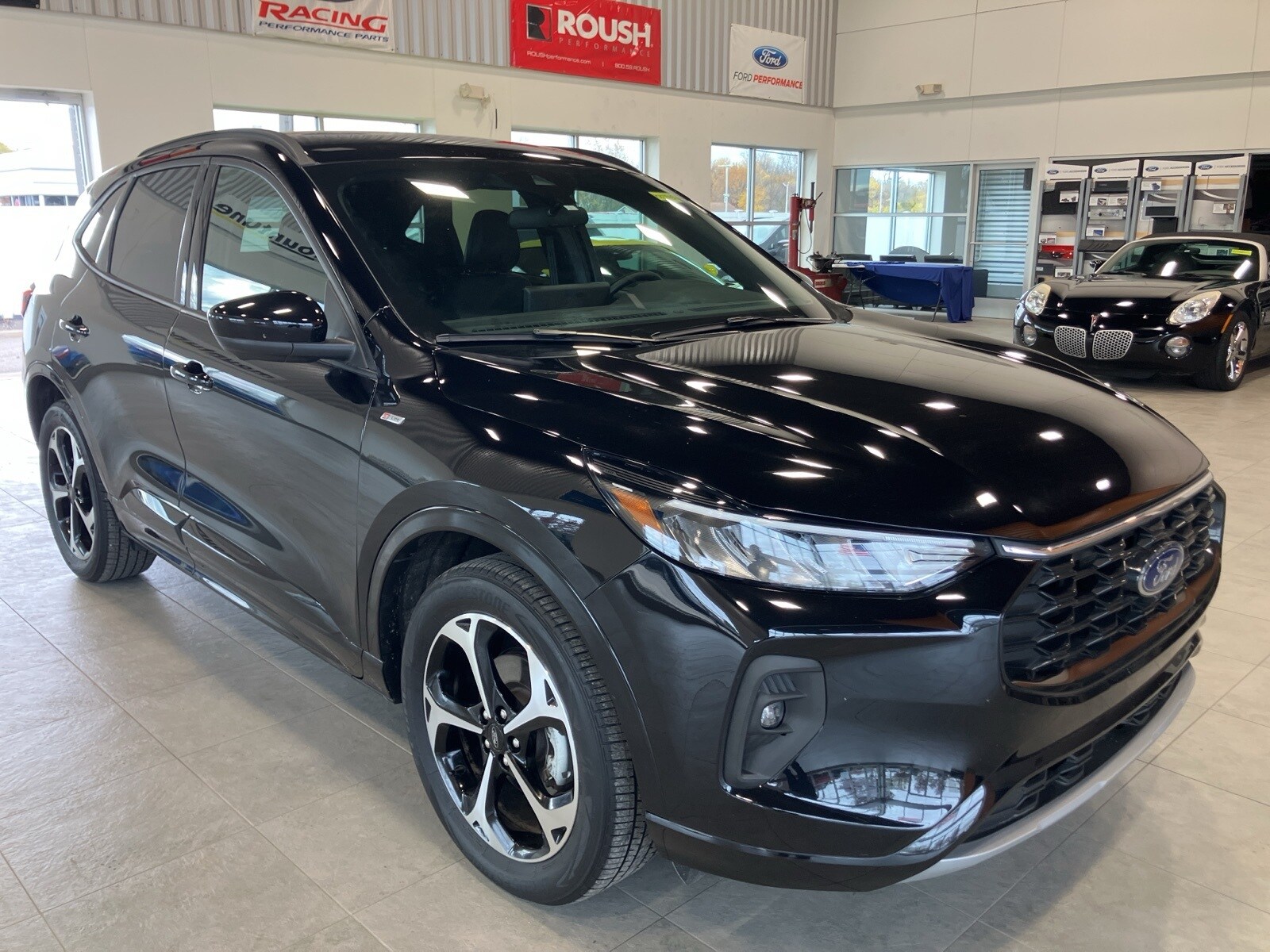 2023 Ford Escape ST-Line Select photo 3