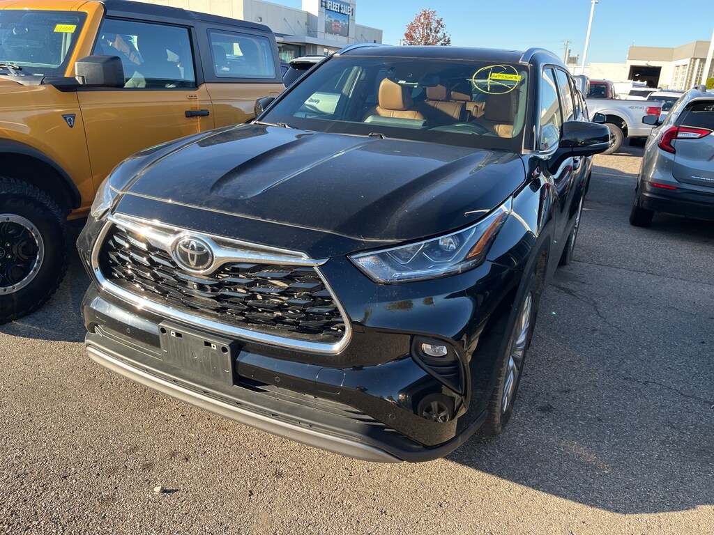 Used 2023 Toyota Highlander Platinum SUV
