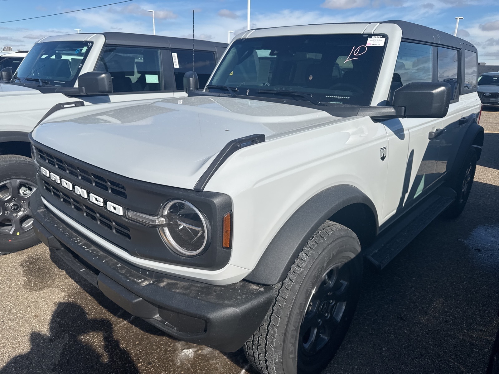 Thumbnail: 2026 Ford Bronco - 2