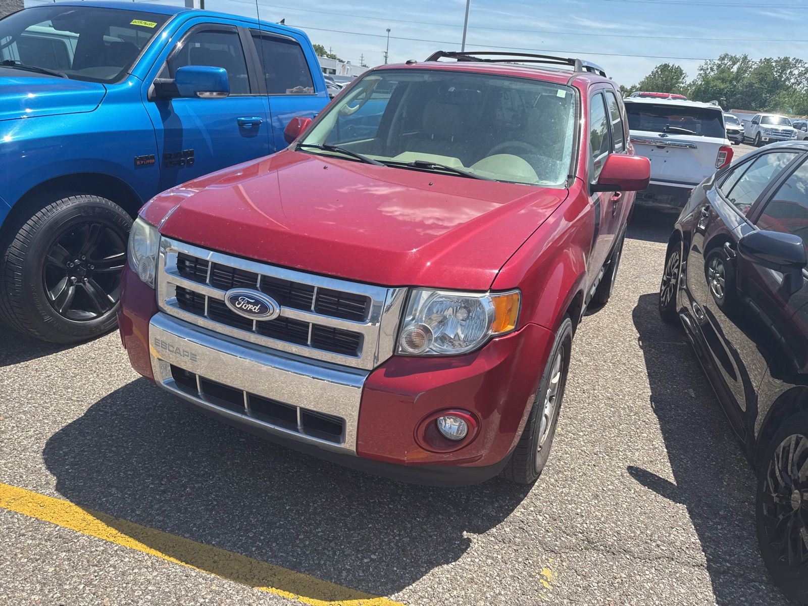 Thumbnail: 2011 Ford Escape - 3