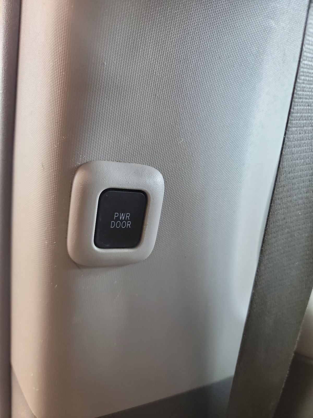 Thumbnail: 2016 Toyota Sienna - 30