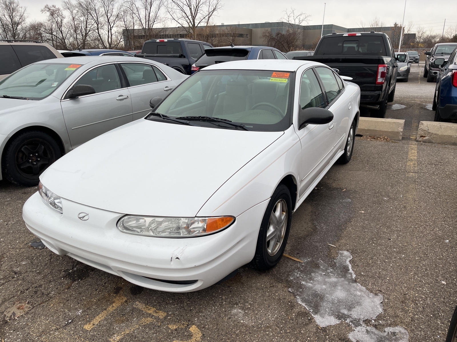 2004 Oldsmobile Alero GL1's photo
