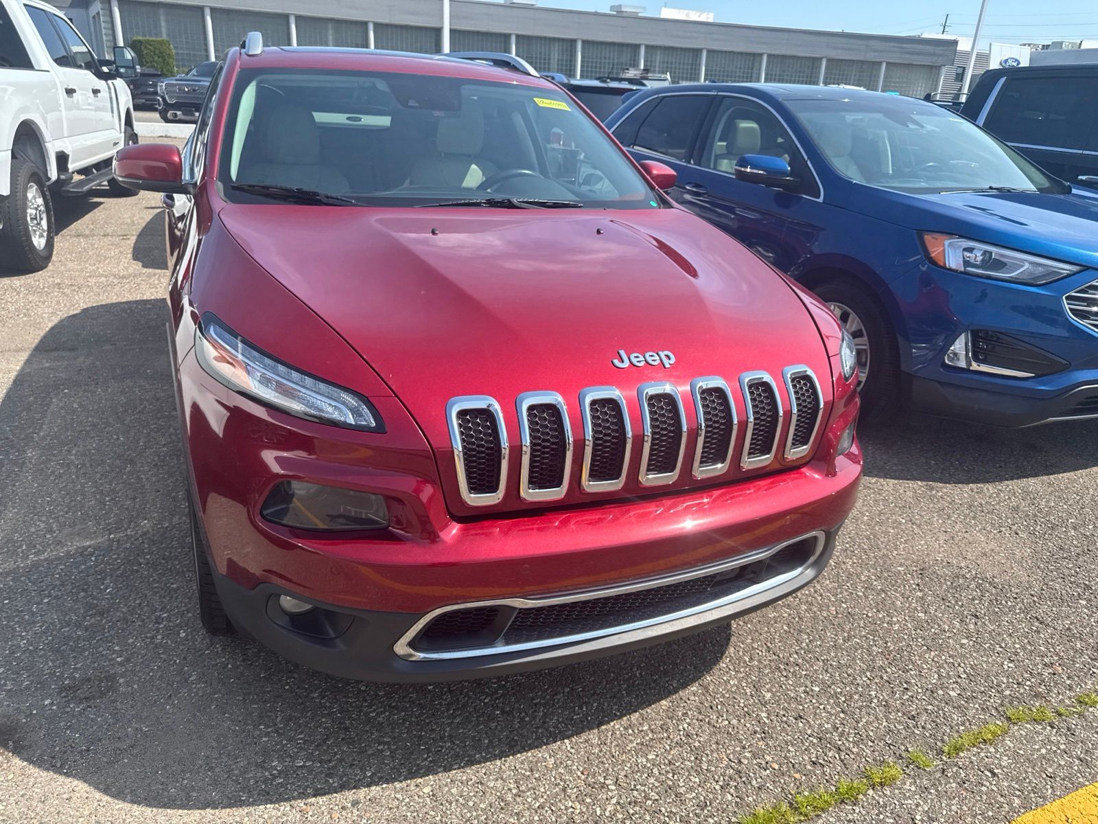 Thumbnail: 2016 Jeep Cherokee - 23