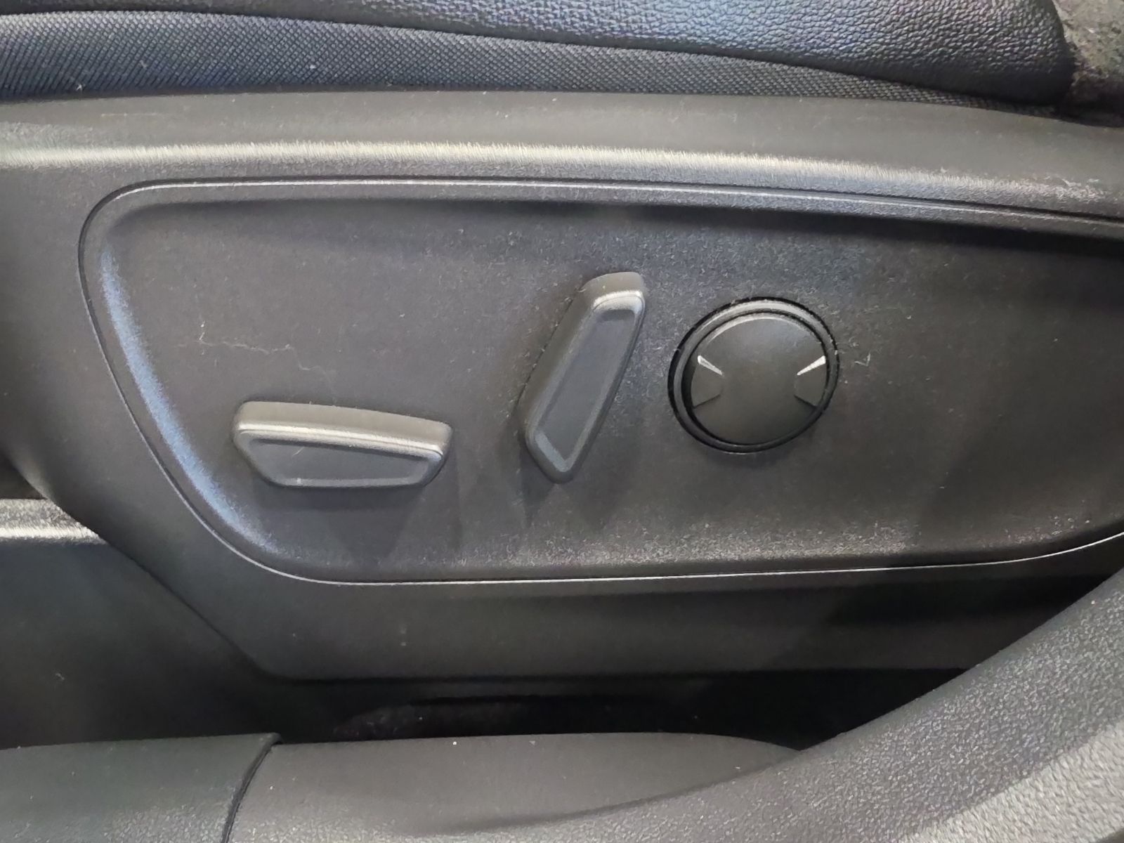Thumbnail: 2022 Ford Escape - 16