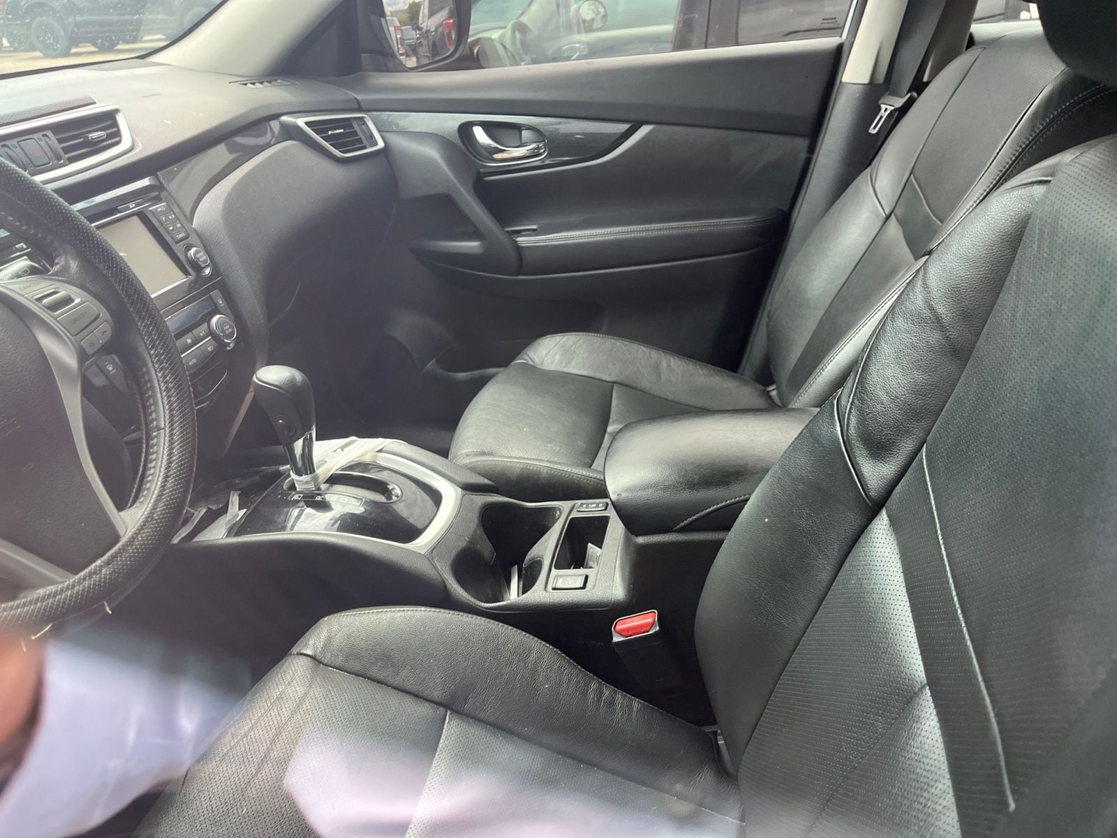 Thumbnail: 2015 Nissan Rogue - 27