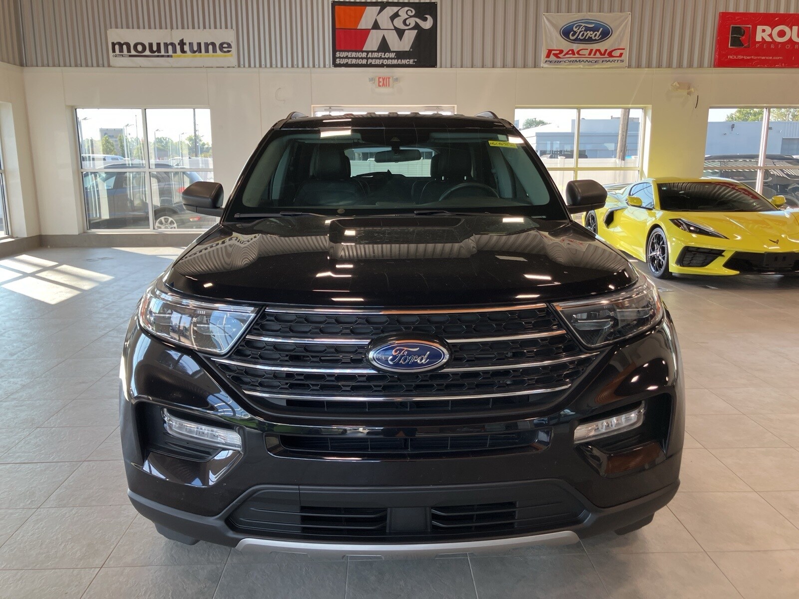 2022 Ford Explorer XLT photo 2