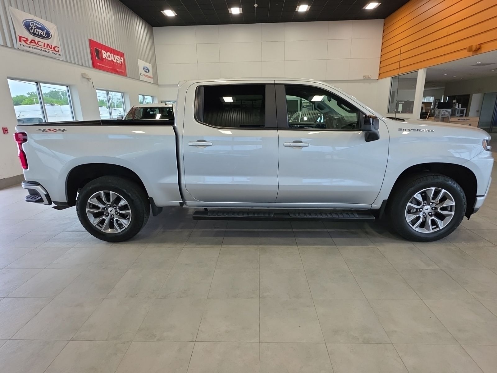 Thumbnail: 2022 Chevrolet Silverado 1500 - 6