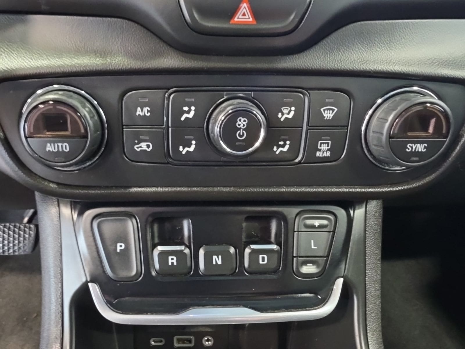 Thumbnail: 2021 GMC Terrain - 26